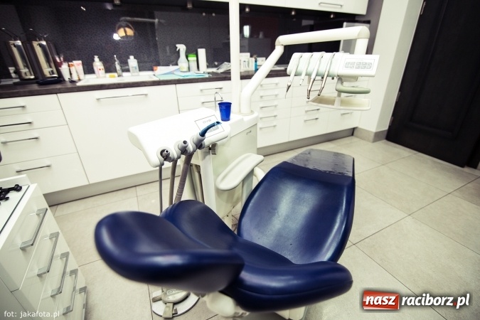 Zdjęcie w galerii na portalu naszraciborz.pl: Czym są implanty zębowe?  wiadomości z regionu