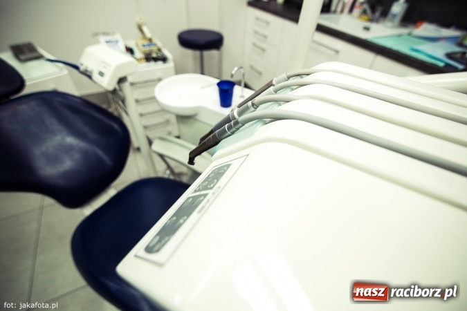 Zdjęcie w galerii na portalu naszraciborz.pl: Czym są implanty zębowe?  wiadomości z regionu