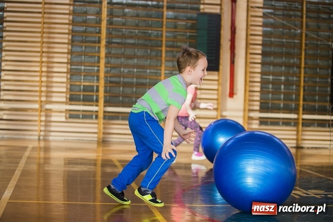 Zdjęcie w galerii na portalu naszraciborz.pl: Zawody sportowe dla przedszkolaków w SP 15 wiadomości z regionu