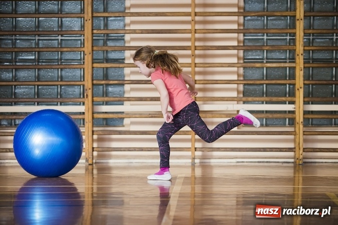 Zdjęcie w galerii na portalu naszraciborz.pl: Zawody sportowe dla przedszkolaków w SP 15 wiadomości z regionu