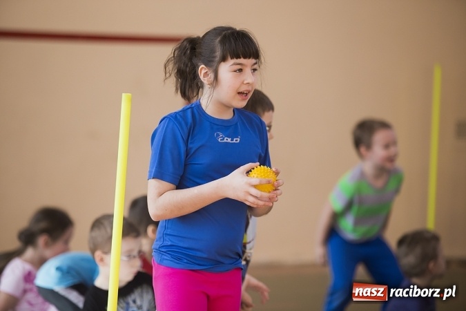 Zdjęcie w galerii na portalu naszraciborz.pl: Zawody sportowe dla przedszkolaków w SP 15 wiadomości z regionu