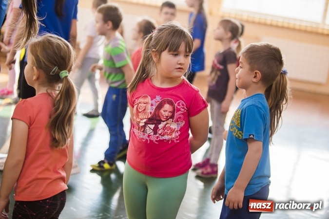 Zdjęcie w galerii na portalu naszraciborz.pl: Zawody sportowe dla przedszkolaków w SP 15 wiadomości z regionu