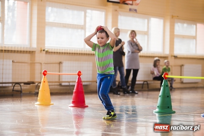 Zdjęcie w galerii na portalu naszraciborz.pl: Zawody sportowe dla przedszkolaków w SP 15 wiadomości z regionu