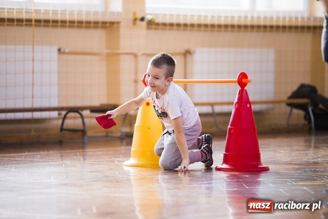Zdjęcie w galerii na portalu naszraciborz.pl: Zawody sportowe dla przedszkolaków w SP 15 wiadomości z regionu