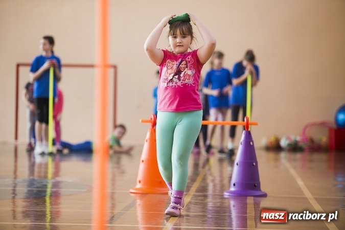 Zdjęcie w galerii na portalu naszraciborz.pl: Zawody sportowe dla przedszkolaków w SP 15 wiadomości z regionu