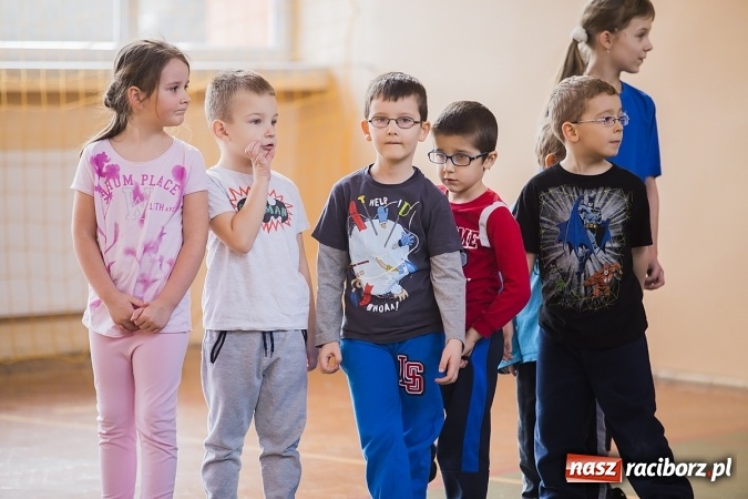 Zdjęcie w galerii na portalu naszraciborz.pl: Zawody sportowe dla przedszkolaków w SP 15 wiadomości z regionu