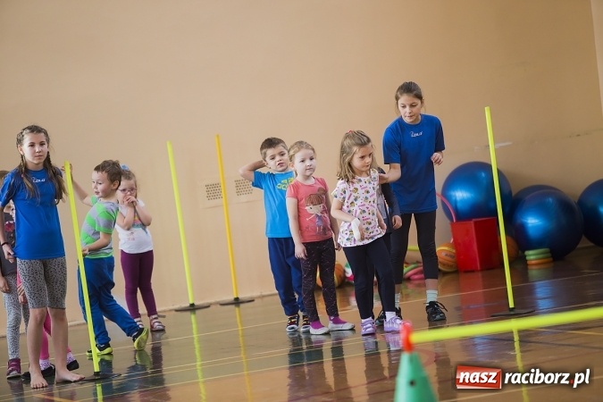 Zdjęcie w galerii na portalu naszraciborz.pl: Zawody sportowe dla przedszkolaków w SP 15 wiadomości z regionu