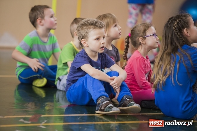 Zdjęcie w galerii na portalu naszraciborz.pl: Zawody sportowe dla przedszkolaków w SP 15 wiadomości z regionu