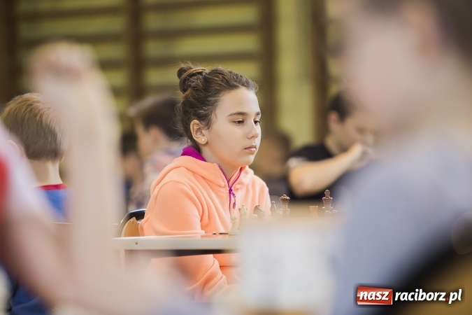 Zdjęcie w galerii na portalu naszraciborz.pl: Międzynarodowe zmagania szachistów w Tworkowie wiadomości z regionu