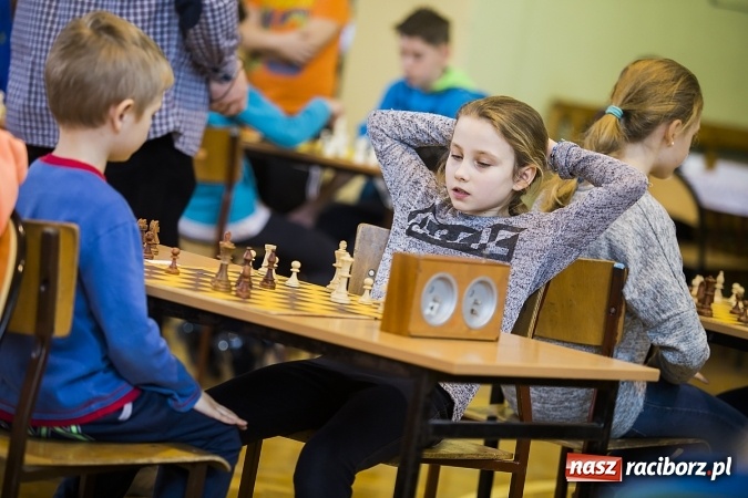Zdjęcie w galerii na portalu naszraciborz.pl: Międzynarodowe zmagania szachistów w Tworkowie wiadomości z regionu