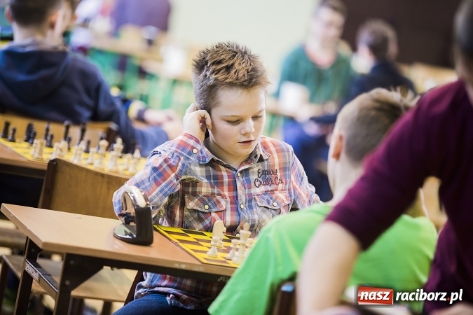 Zdjęcie w galerii na portalu naszraciborz.pl: Międzynarodowe zmagania szachistów w Tworkowie wiadomości z regionu