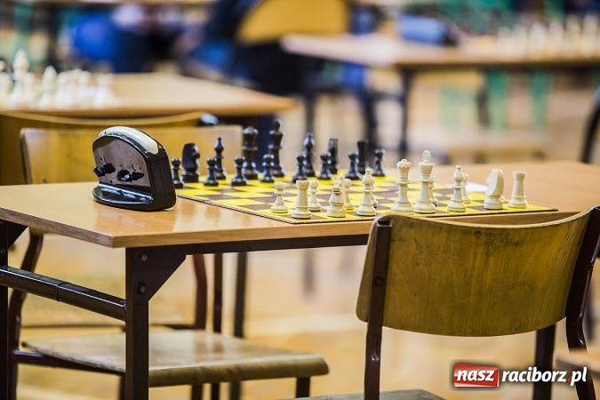 Zdjęcie w galerii na portalu naszraciborz.pl: Międzynarodowe zmagania szachistów w Tworkowie wiadomości z regionu