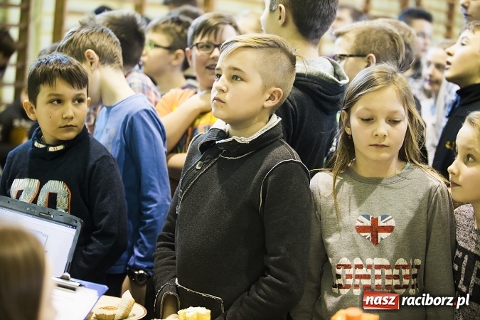 Zdjęcie w galerii na portalu naszraciborz.pl: Międzynarodowe zmagania szachistów w Tworkowie wiadomości z regionu