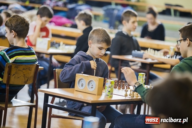 Zdjęcie w galerii na portalu naszraciborz.pl: Międzynarodowe zmagania szachistów w Tworkowie wiadomości z regionu