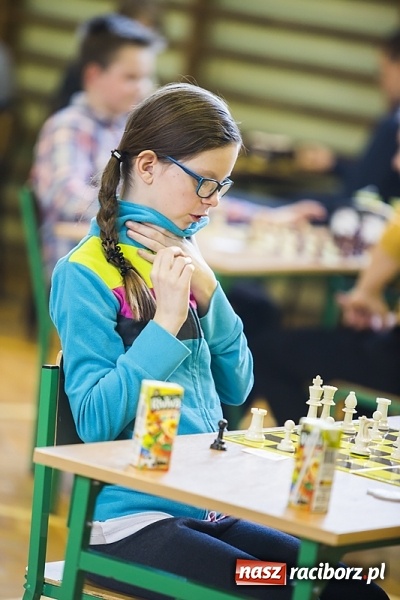 Zdjęcie w galerii na portalu naszraciborz.pl: Międzynarodowe zmagania szachistów w Tworkowie wiadomości z regionu