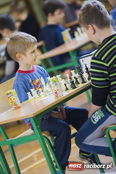 Zdjęcie w galerii na portalu naszraciborz.pl: Międzynarodowe zmagania szachistów w Tworkowie wiadomości z regionu