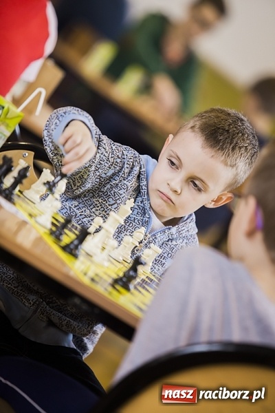 Zdjęcie w galerii na portalu naszraciborz.pl: Międzynarodowe zmagania szachistów w Tworkowie wiadomości z regionu