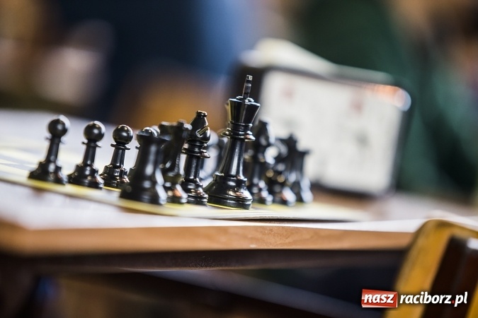 Zdjęcie w galerii na portalu naszraciborz.pl: Międzynarodowe zmagania szachistów w Tworkowie wiadomości z regionu