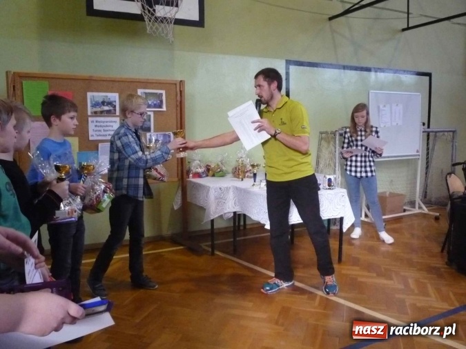 Zdjęcie w galerii na portalu naszraciborz.pl: Międzynarodowe zmagania szachistów w Tworkowie wiadomości z regionu