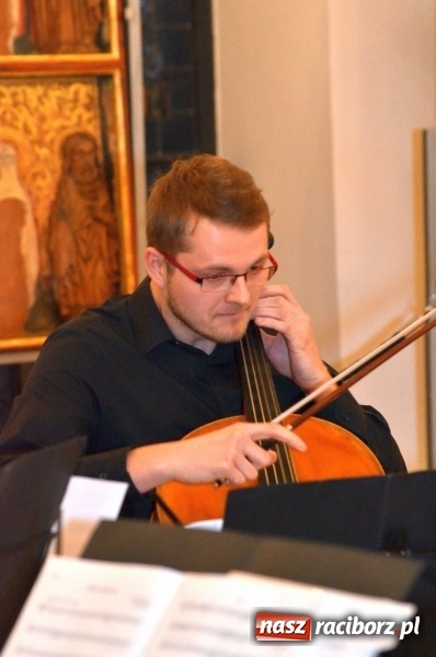 Zdjęcie w galerii na portalu naszraciborz.pl: ACOUSTIC QUARTET na koncercie karnawałowym w Muzeum wiadomości z regionu