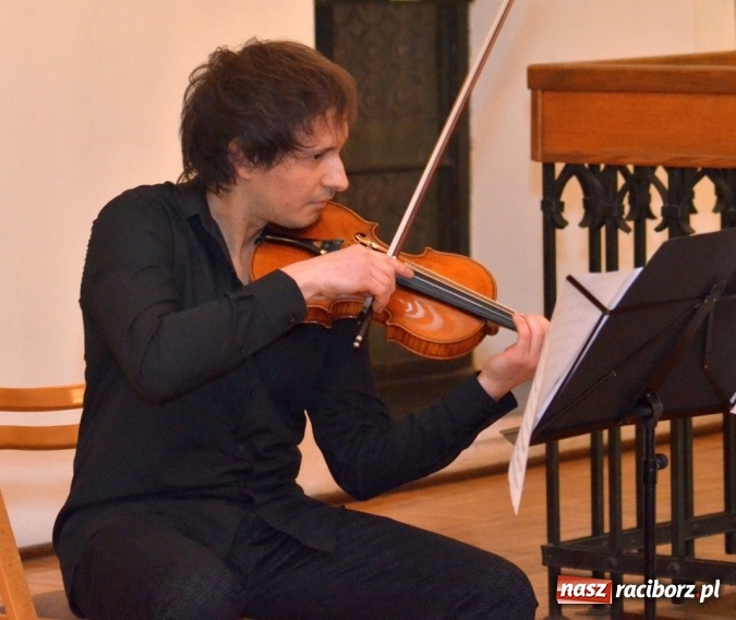 Zdjęcie w galerii na portalu naszraciborz.pl: ACOUSTIC QUARTET na koncercie karnawałowym w Muzeum wiadomości z regionu