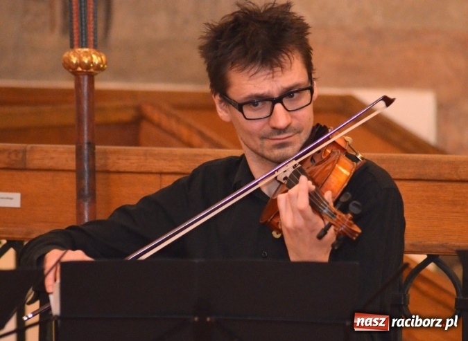 Zdjęcie w galerii na portalu naszraciborz.pl: ACOUSTIC QUARTET na koncercie karnawałowym w Muzeum wiadomości z regionu