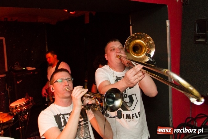 Zdjęcie w galerii na portalu naszraciborz.pl: Meteory, czyli świetny koncert TABU na Końcu Świata wiadomości z regionu