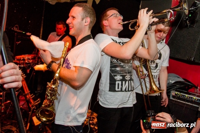 Zdjęcie w galerii na portalu naszraciborz.pl: Meteory, czyli świetny koncert TABU na Końcu Świata wiadomości z regionu