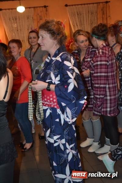 Zdjęcie w galerii na portalu naszraciborz.pl: W tym roku piżamy, w przyszłym PRL – Babski Comber w Jankowicach po raz piąty!  wiadomości z regionu