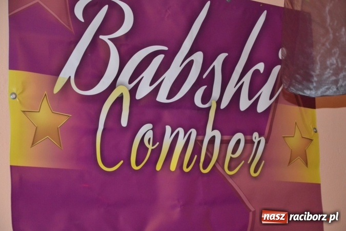 Zdjęcie w galerii na portalu naszraciborz.pl: W tym roku piżamy, w przyszłym PRL – Babski Comber w Jankowicach po raz piąty!  wiadomości z regionu