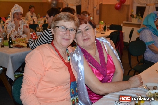 Zdjęcie w galerii na portalu naszraciborz.pl: W tym roku piżamy, w przyszłym PRL – Babski Comber w Jankowicach po raz piąty!  wiadomości z regionu