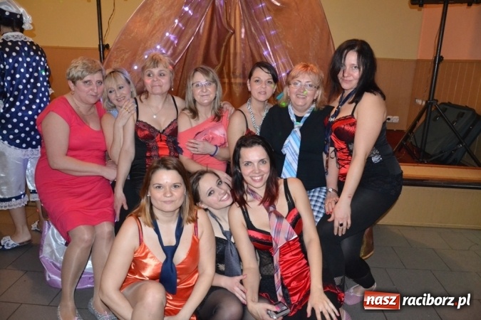 Zdjęcie w galerii na portalu naszraciborz.pl: W tym roku piżamy, w przyszłym PRL – Babski Comber w Jankowicach po raz piąty!  wiadomości z regionu