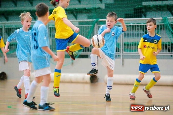 Zdjęcie w galerii na portalu naszraciborz.pl:  Zimowa Liga Halowa: III kolejka zmagań orlików za nami wiadomości z regionu