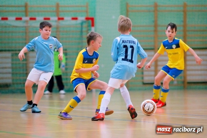 Zdjęcie w galerii na portalu naszraciborz.pl:  Zimowa Liga Halowa: III kolejka zmagań orlików za nami wiadomości z regionu