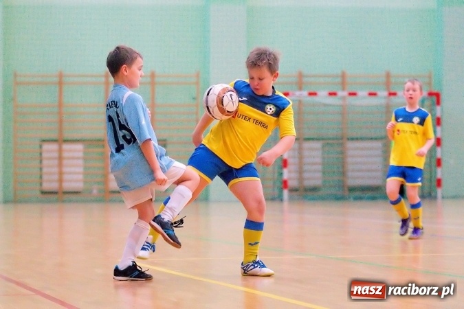 Zdjęcie w galerii na portalu naszraciborz.pl:  Zimowa Liga Halowa: III kolejka zmagań orlików za nami wiadomości z regionu