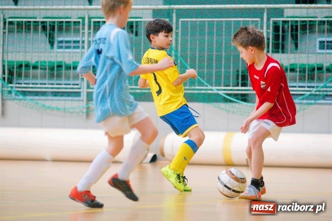 Zdjęcie w galerii na portalu naszraciborz.pl:  Zimowa Liga Halowa: III kolejka zmagań orlików za nami wiadomości z regionu