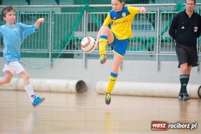 Zdjęcie w galerii na portalu naszraciborz.pl:  Zimowa Liga Halowa: III kolejka zmagań orlików za nami wiadomości z regionu