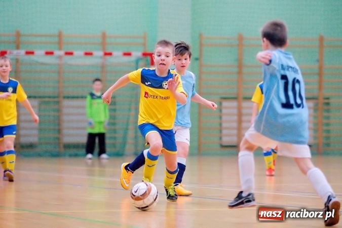 Zdjęcie w galerii na portalu naszraciborz.pl:  Zimowa Liga Halowa: III kolejka zmagań orlików za nami wiadomości z regionu