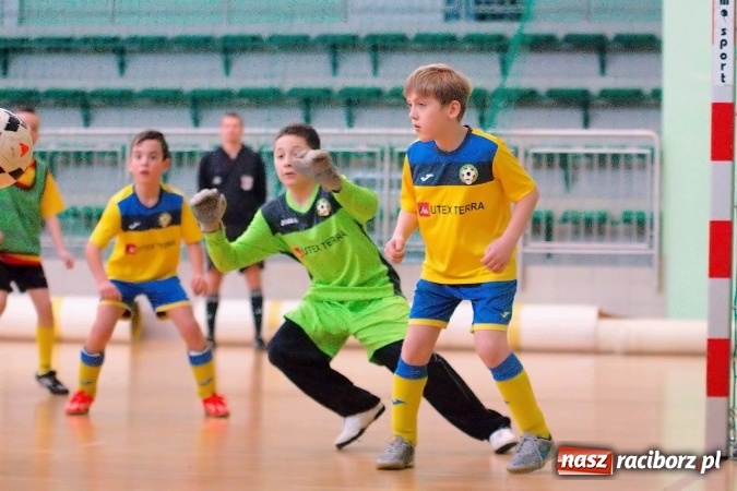 Zdjęcie w galerii na portalu naszraciborz.pl:  Zimowa Liga Halowa: III kolejka zmagań orlików za nami wiadomości z regionu