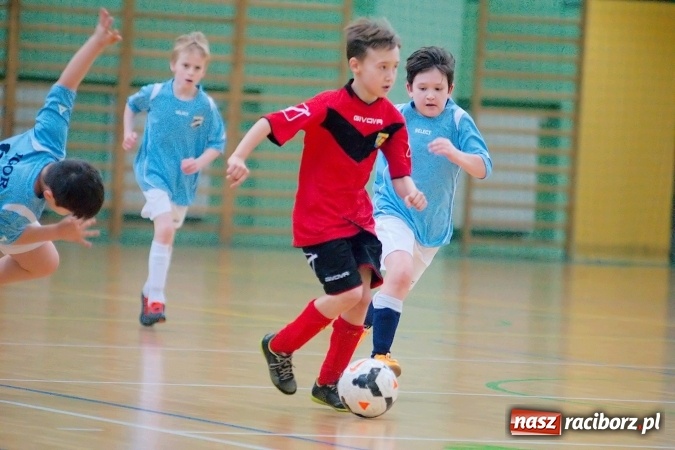 Zdjęcie w galerii na portalu naszraciborz.pl:  Zimowa Liga Halowa: III kolejka zmagań orlików za nami wiadomości z regionu