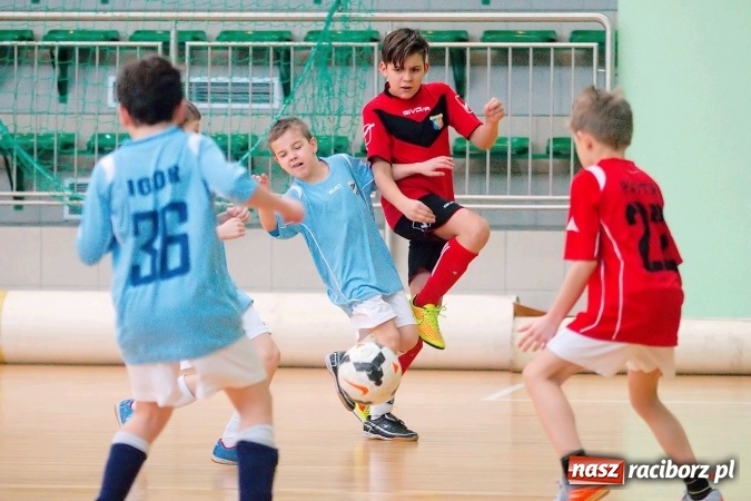 Zdjęcie w galerii na portalu naszraciborz.pl:  Zimowa Liga Halowa: III kolejka zmagań orlików za nami wiadomości z regionu