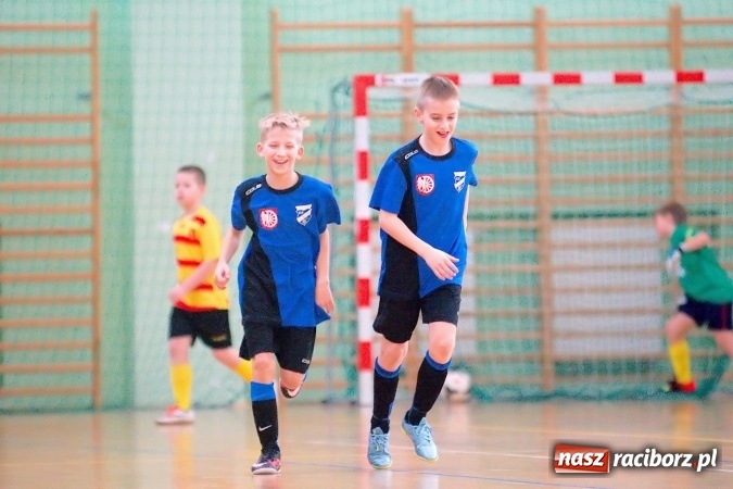 Zdjęcie w galerii na portalu naszraciborz.pl:  Zimowa Liga Halowa: III kolejka zmagań orlików za nami wiadomości z regionu