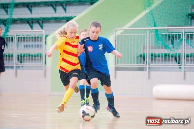 Zdjęcie w galerii na portalu naszraciborz.pl:  Zimowa Liga Halowa: III kolejka zmagań orlików za nami wiadomości z regionu