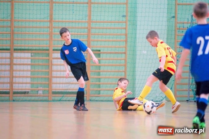 Zdjęcie w galerii na portalu naszraciborz.pl:  Zimowa Liga Halowa: III kolejka zmagań orlików za nami wiadomości z regionu