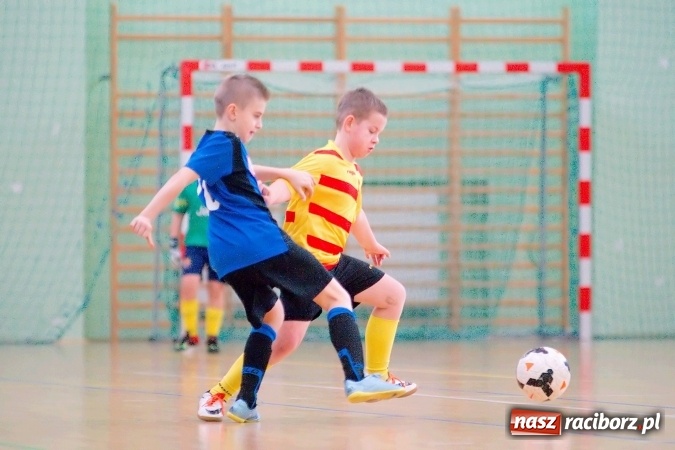 Zdjęcie w galerii na portalu naszraciborz.pl:  Zimowa Liga Halowa: III kolejka zmagań orlików za nami wiadomości z regionu