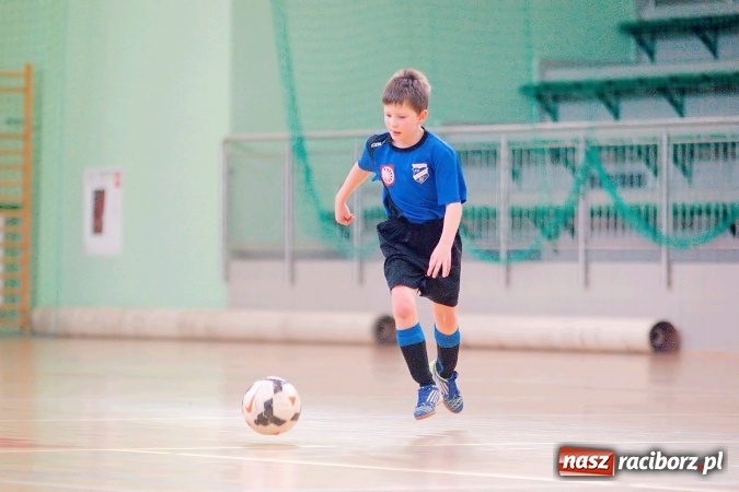 Zdjęcie w galerii na portalu naszraciborz.pl:  Zimowa Liga Halowa: III kolejka zmagań orlików za nami wiadomości z regionu