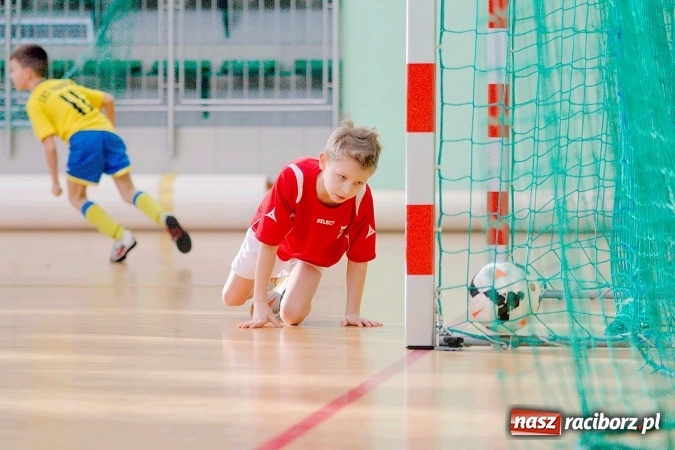 Zdjęcie w galerii na portalu naszraciborz.pl:  Zimowa Liga Halowa: III kolejka zmagań orlików za nami wiadomości z regionu