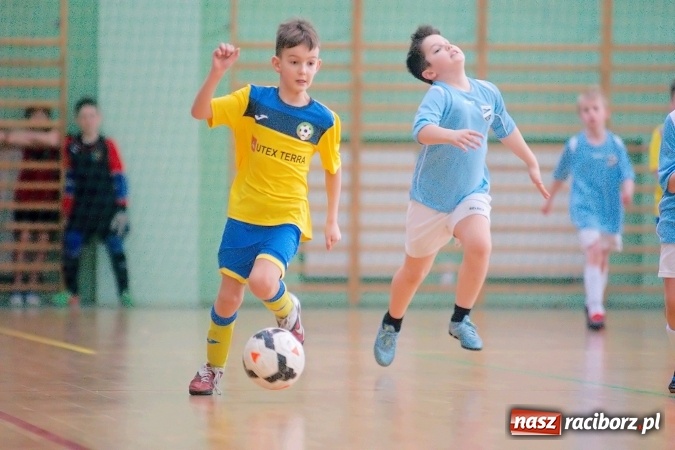 Zdjęcie w galerii na portalu naszraciborz.pl:  Zimowa Liga Halowa: III kolejka zmagań orlików za nami wiadomości z regionu