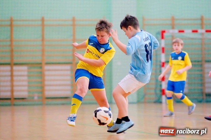 Zdjęcie w galerii na portalu naszraciborz.pl:  Zimowa Liga Halowa: III kolejka zmagań orlików za nami wiadomości z regionu