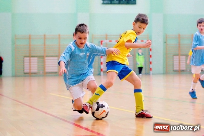 Zdjęcie w galerii na portalu naszraciborz.pl:  Zimowa Liga Halowa: III kolejka zmagań orlików za nami wiadomości z regionu